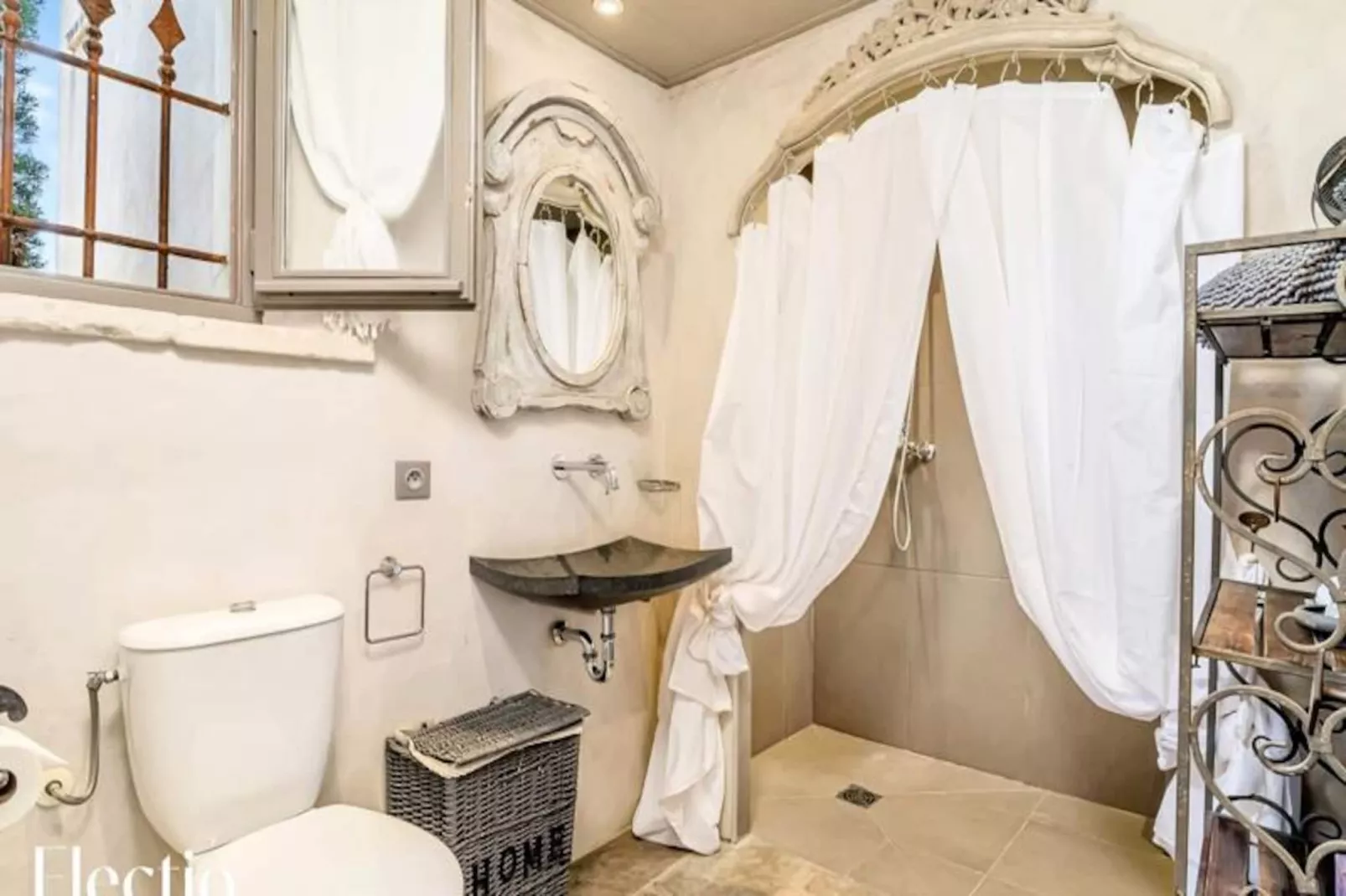 Loggia 2 Glycine | R&eacute;sidence Les Petitons-Niet-getagd