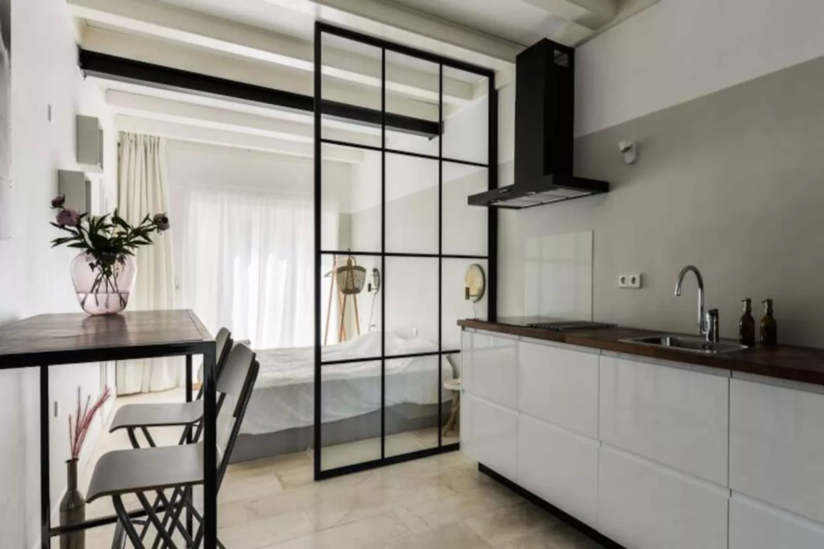 Villa Loft Apartment With Light Garden Room-Niet-getagd