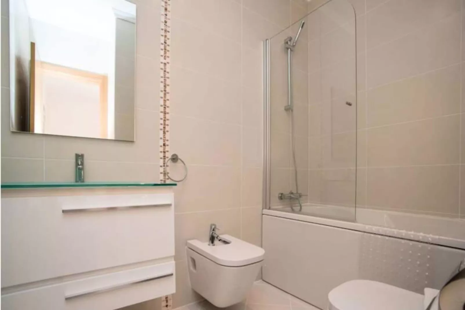 Central Modern 2-bed Apartment Arma&ccedil;&atilde;o De Pera-Niet-getagd