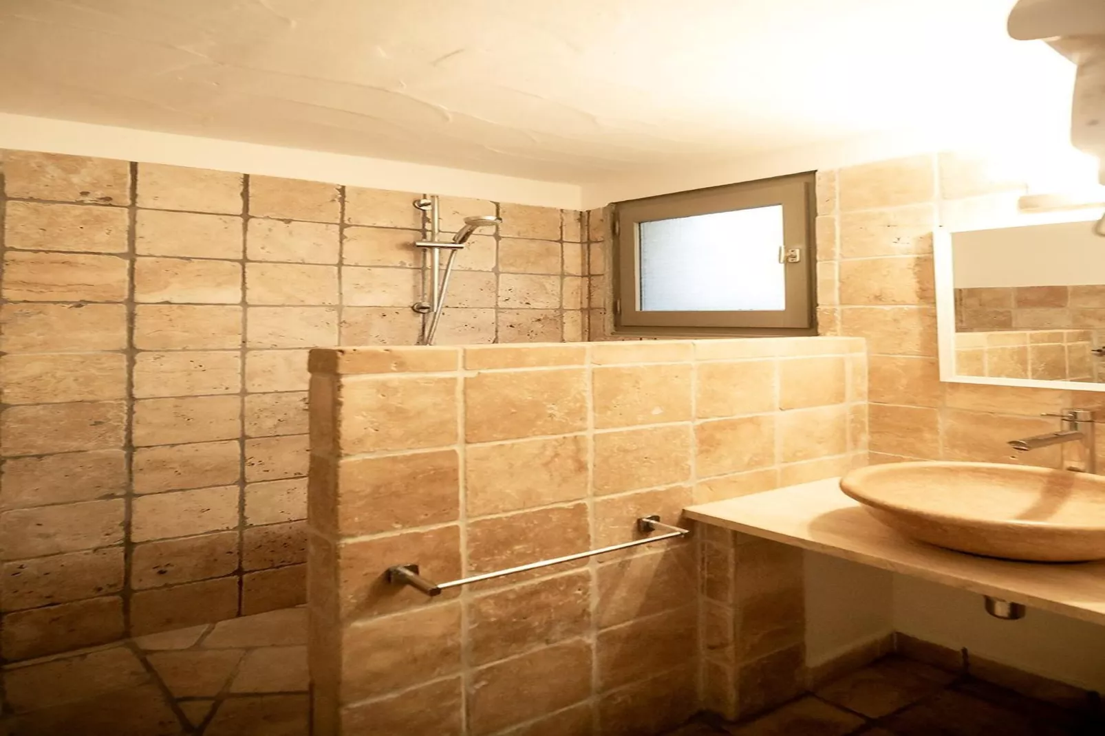 Villa T4 duplex à la location sur Porto-Vecchio-Badkamer