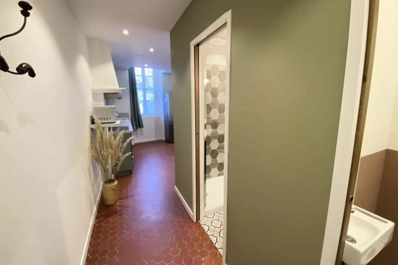 06cf : Bel Appartement Rénové Vieil Antibes-Niet-getagd