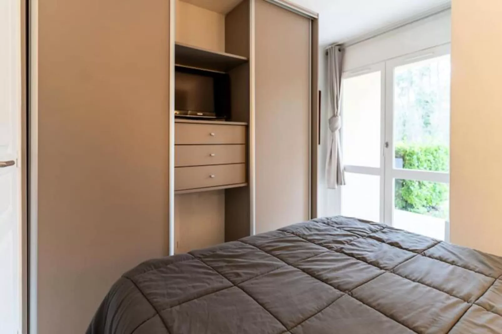 Résidence Appt Rez De Jardin  6 Personnes Avec Piscine, Tennis Et Parking Gratuit 21-Niet-getagd