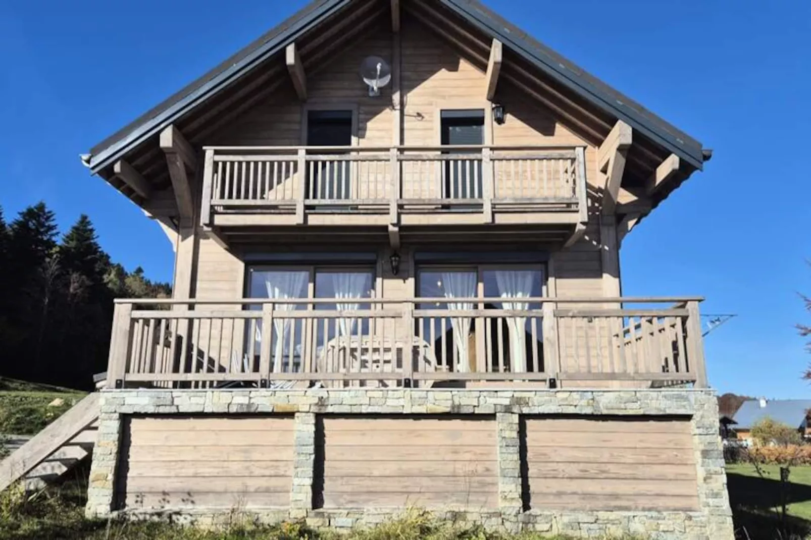 **chalet D'exception à Louer à La Féclaz – 4 Chambres, 10 Couchages-Niet-getagd