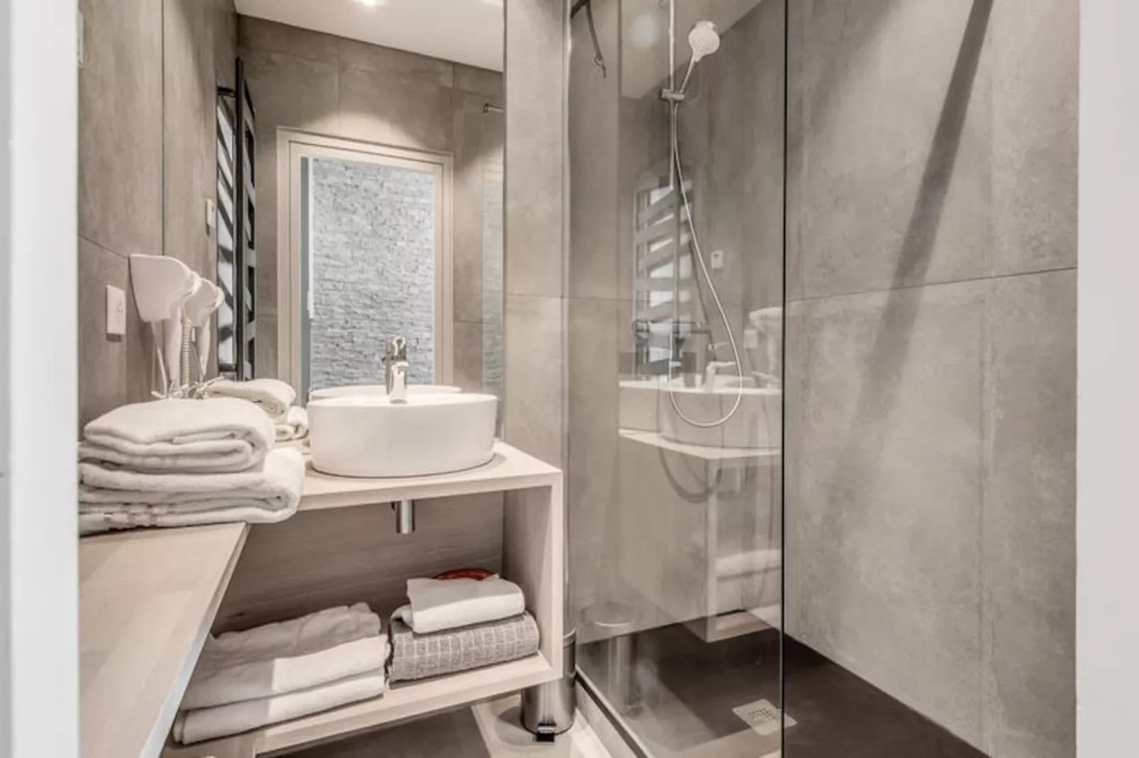 Résidence Combe Folle-Niet-getagd