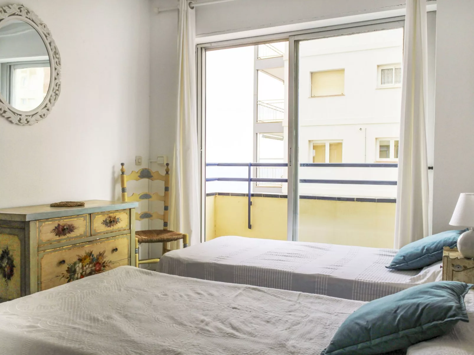 Los Laureles Blancos-Binnen