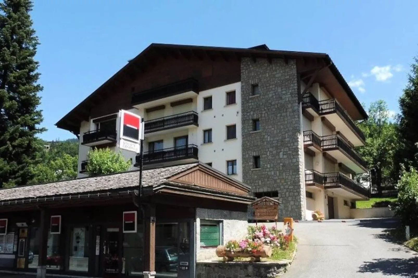 Résidence Le Regina-Niet-getagd