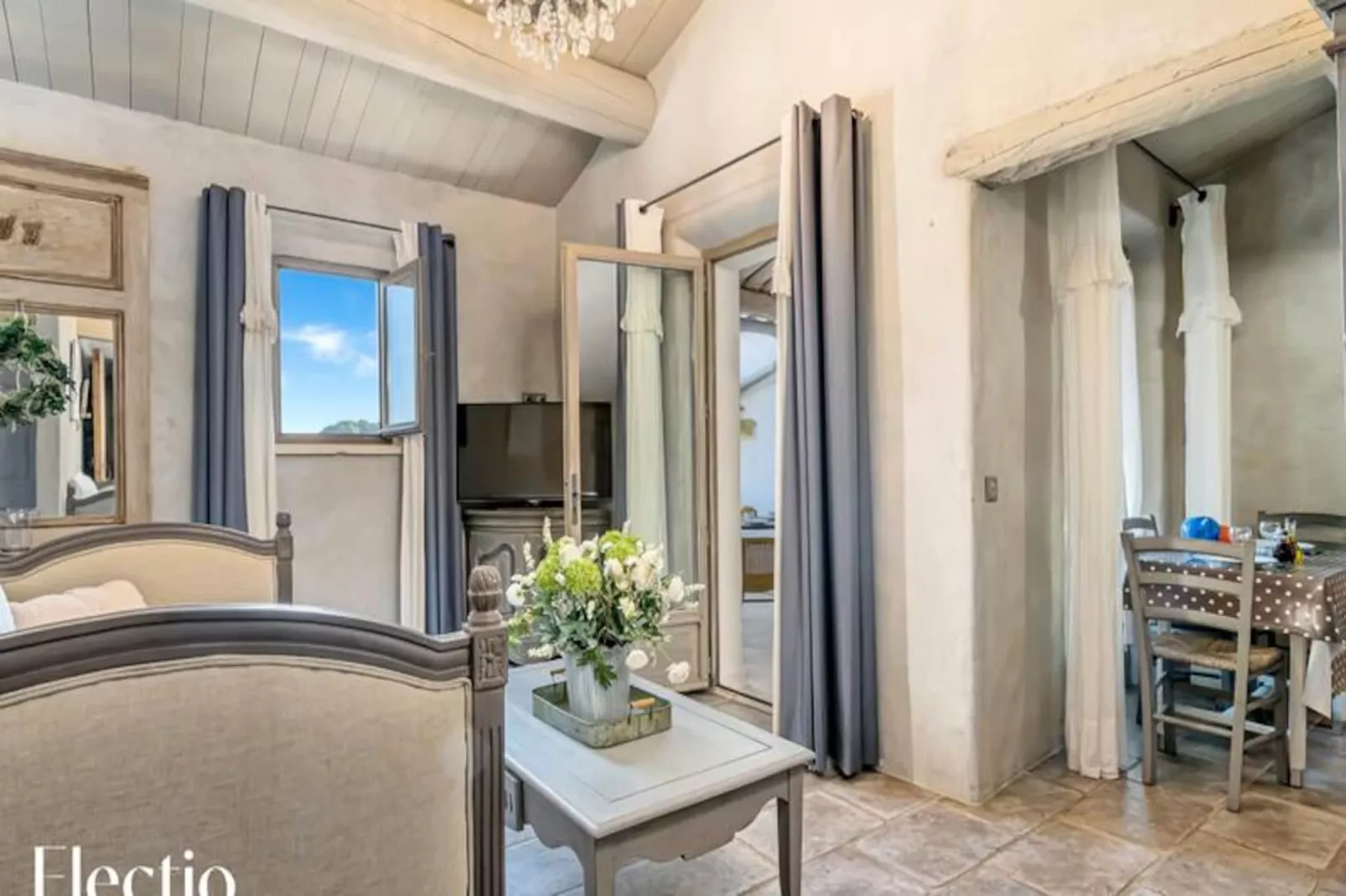 Loggia 9 Pin | R&eacute;sidence Les Petitons-Niet-getagd