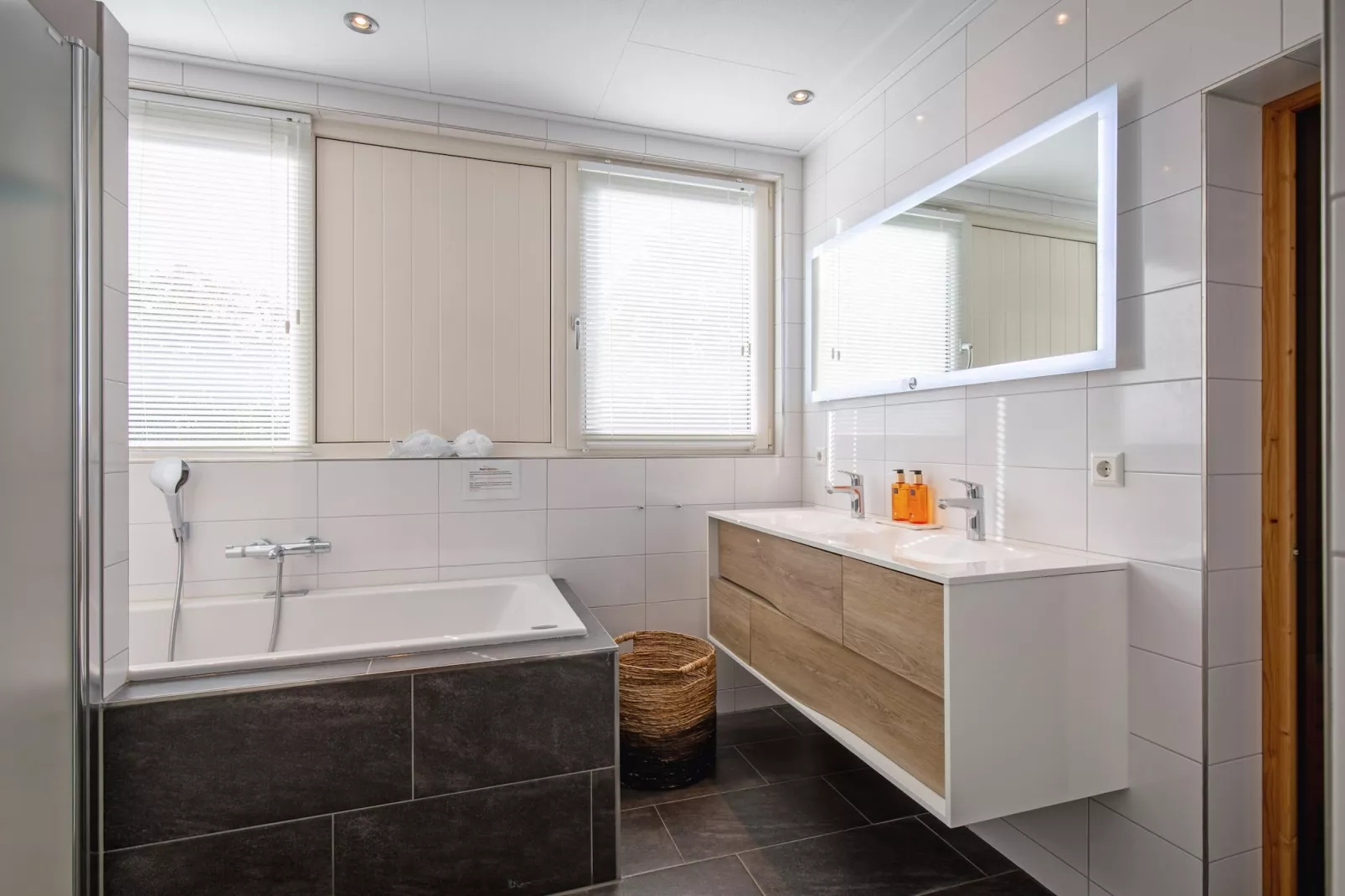 De Witte Parel-Badkamer