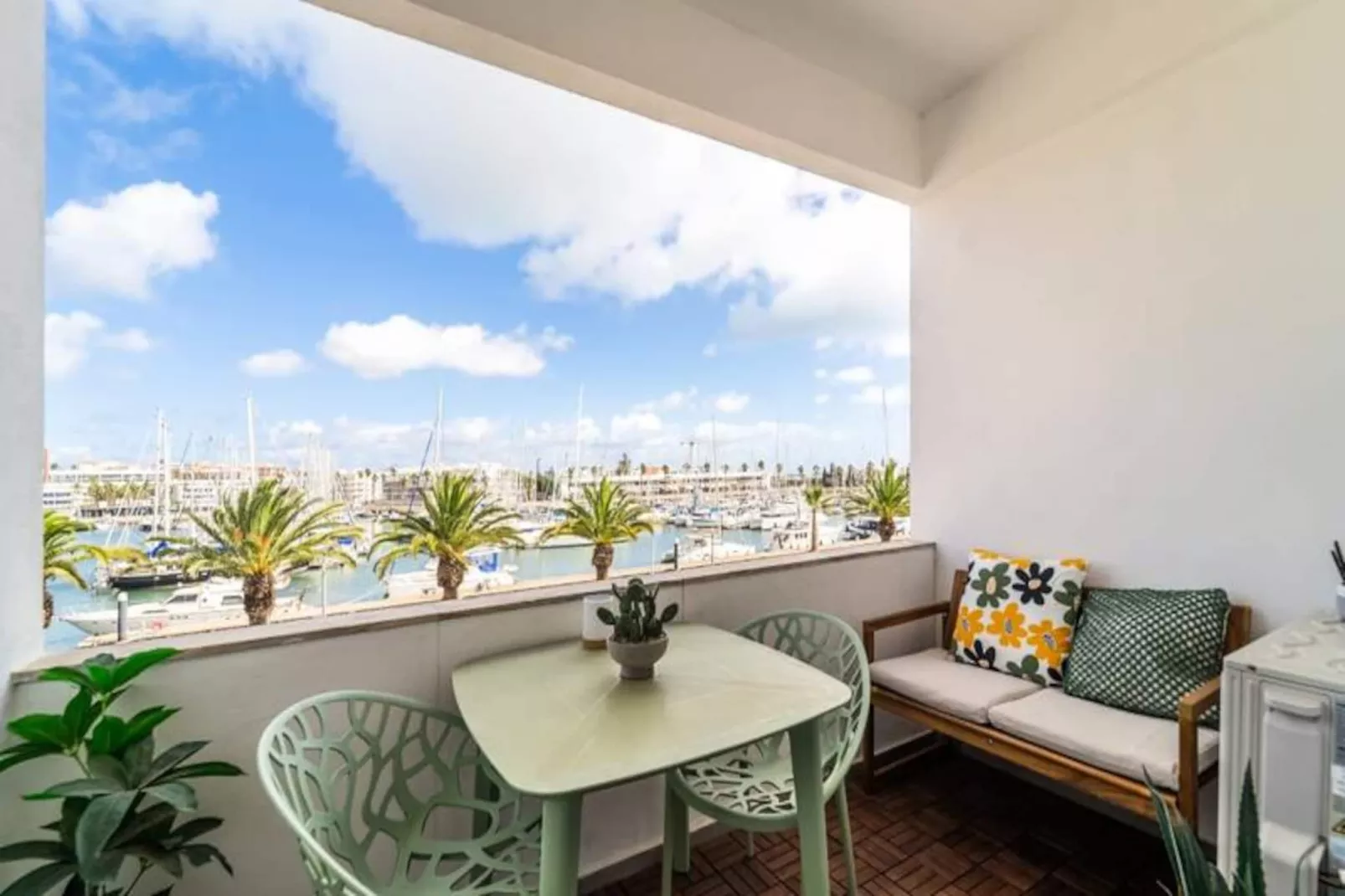 Captain's Quarters-Niet-getagd