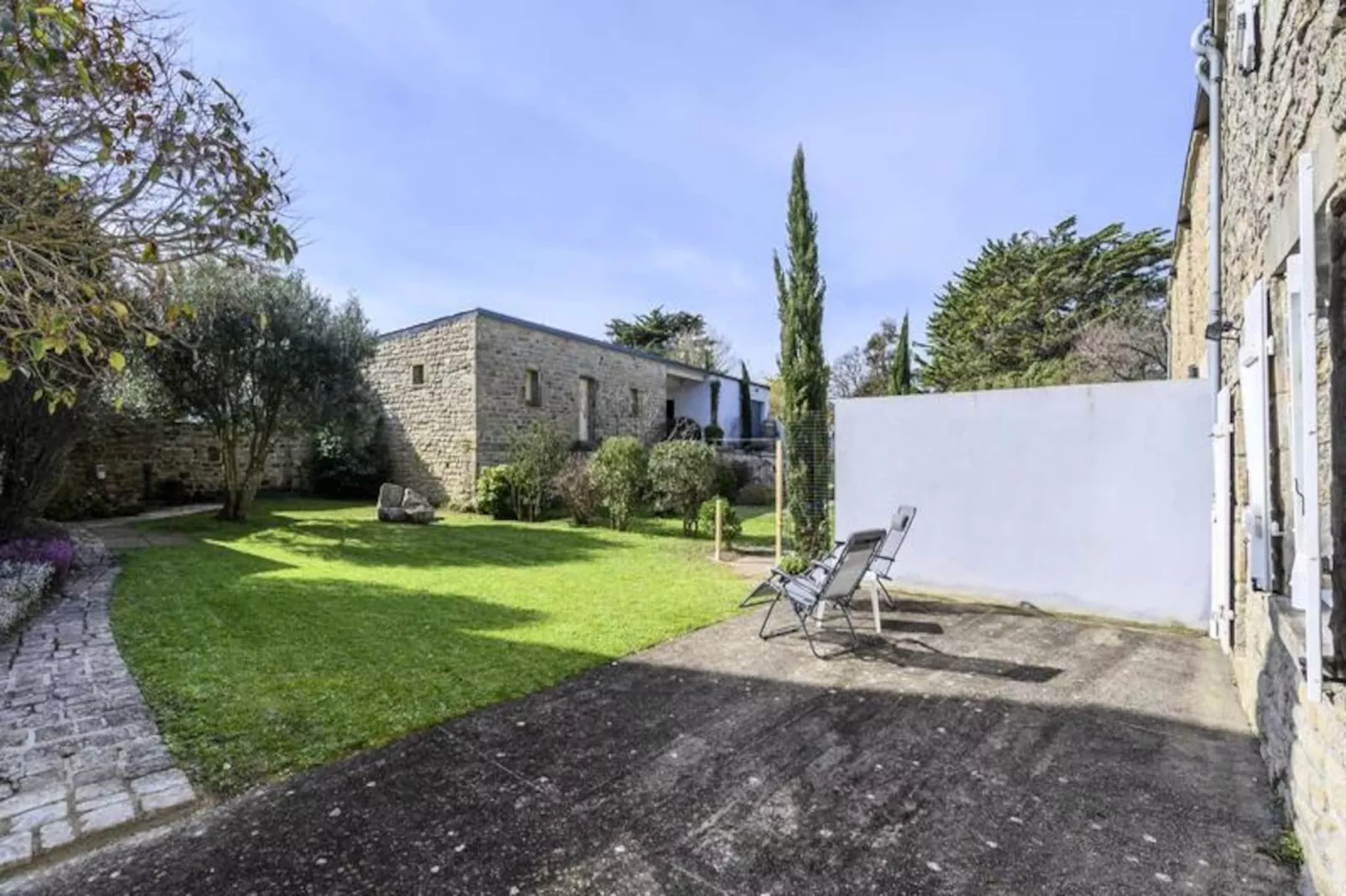 Résidence 13 Rue Brizeux-Niet-getagd