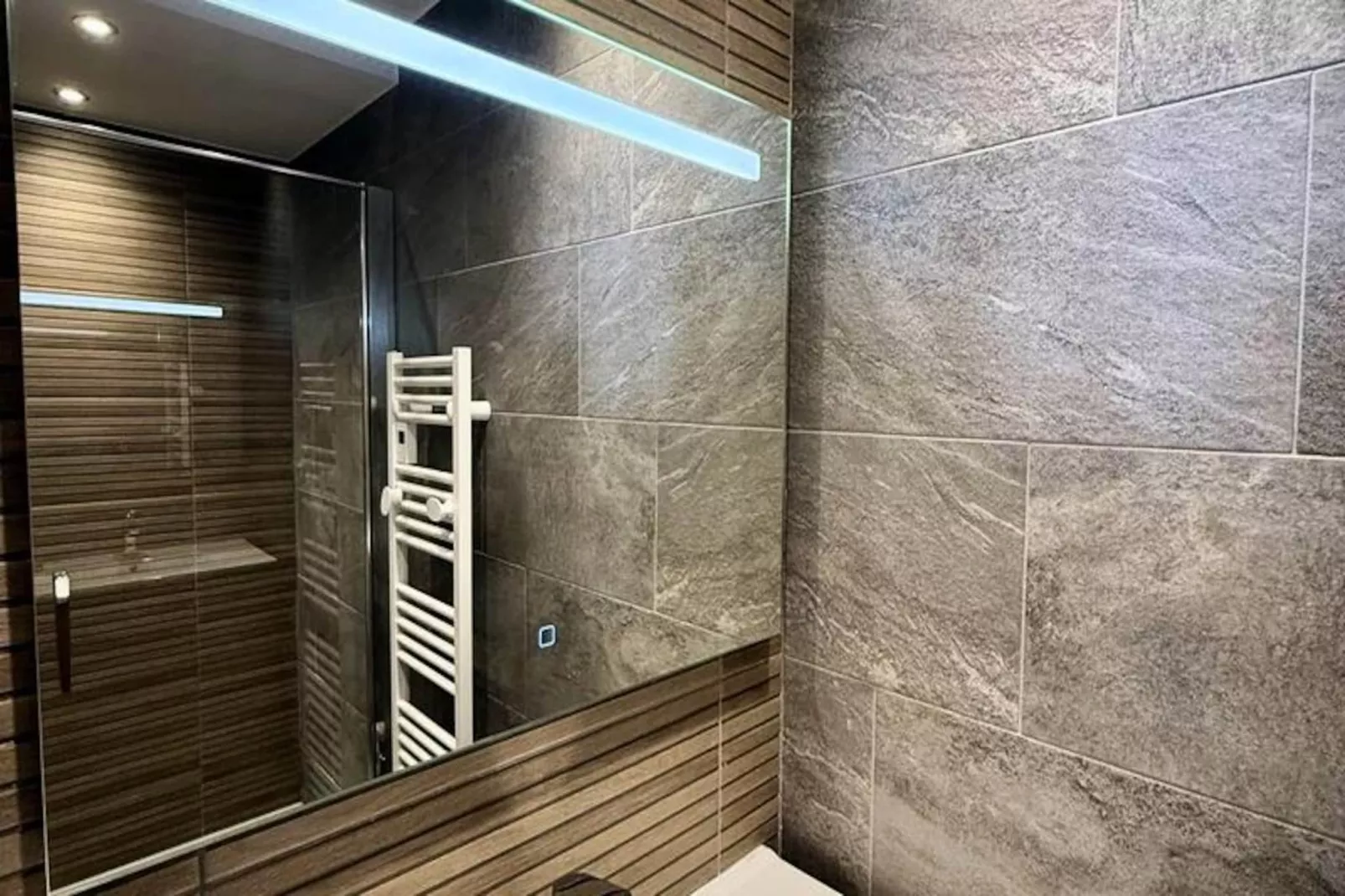 Résidence Complexe Aiguilles-Niet-getagd