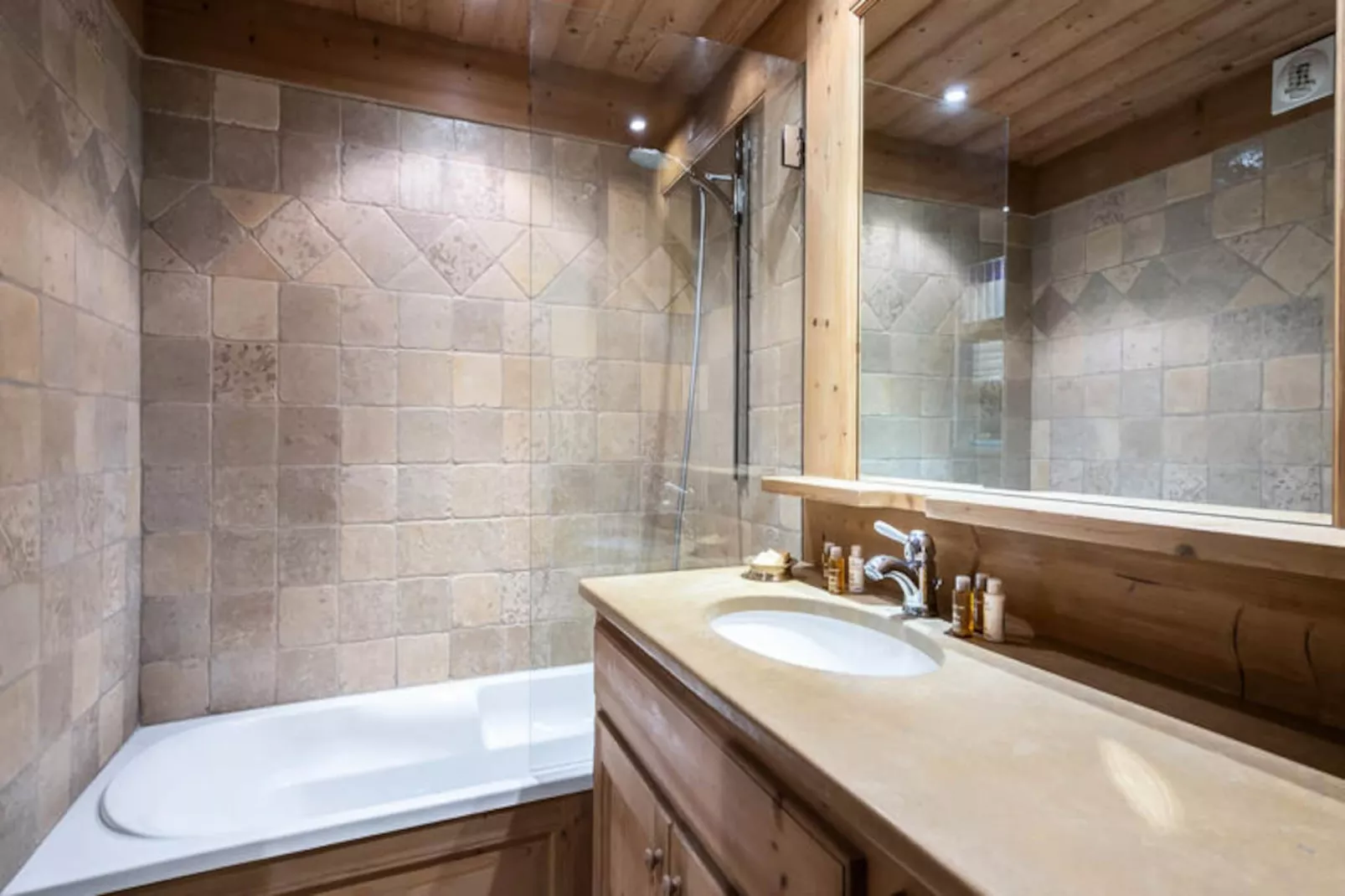 Résidence Mandarine Blanche-Niet-getagd