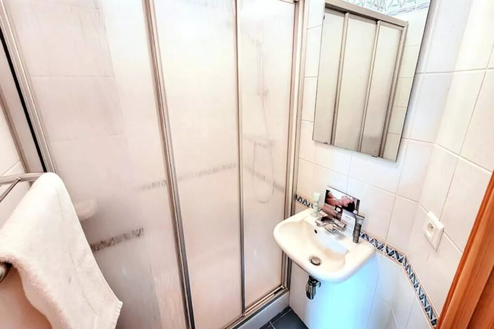 Résidence Chavaniou-Niet-getagd