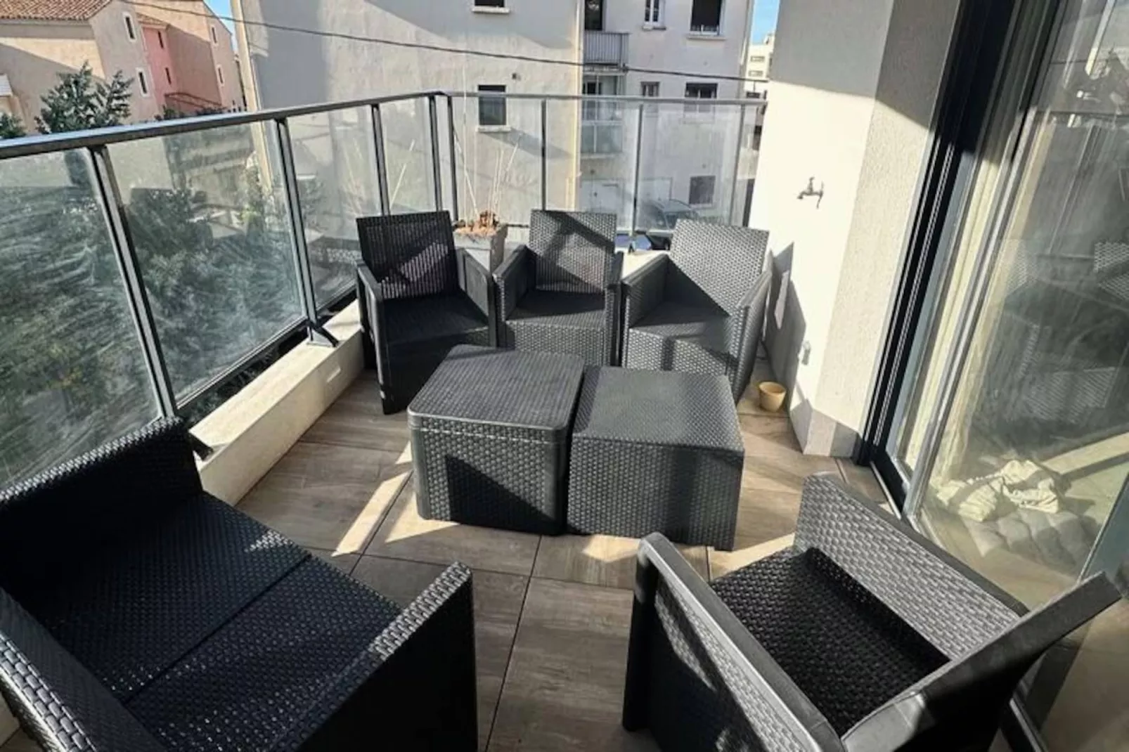 Résidence White Stone-Niet-getagd