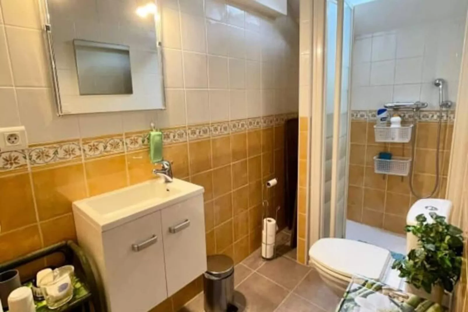 " Le Cocon Hy&eacute;rois" 100m2 - Wifi & Garage-Niet-getagd