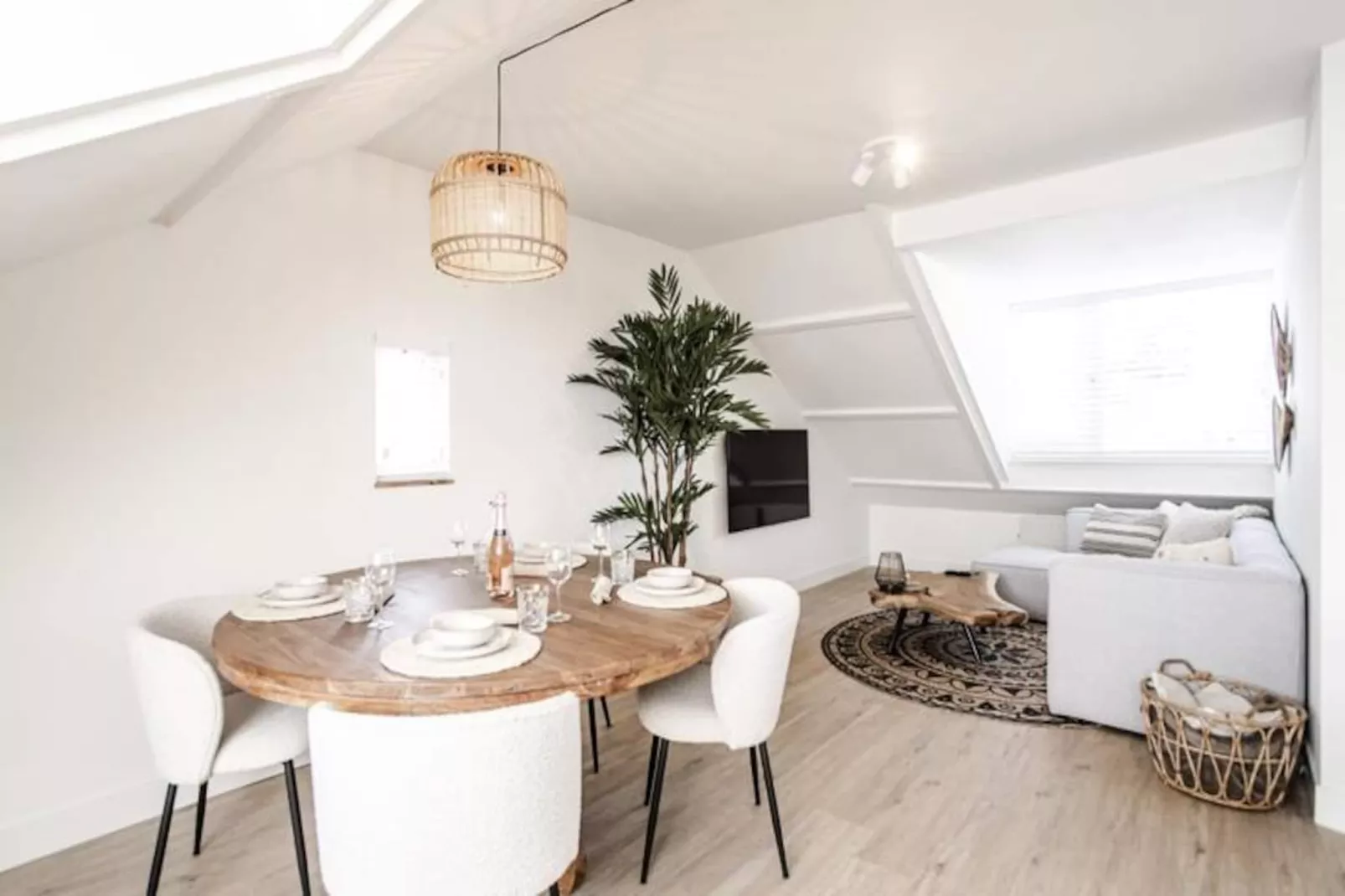 Yucca Beachhouse - Luxury Loft Apartment-Niet-getagd
