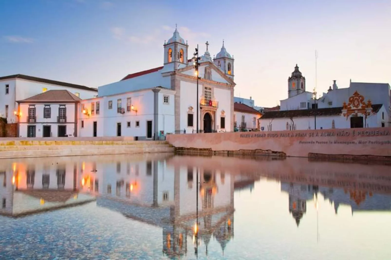 Sunny Seaside Escape-Niet-getagd