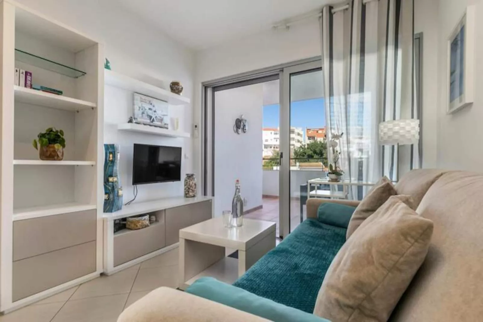 Apartment Henri-Niet-getagd