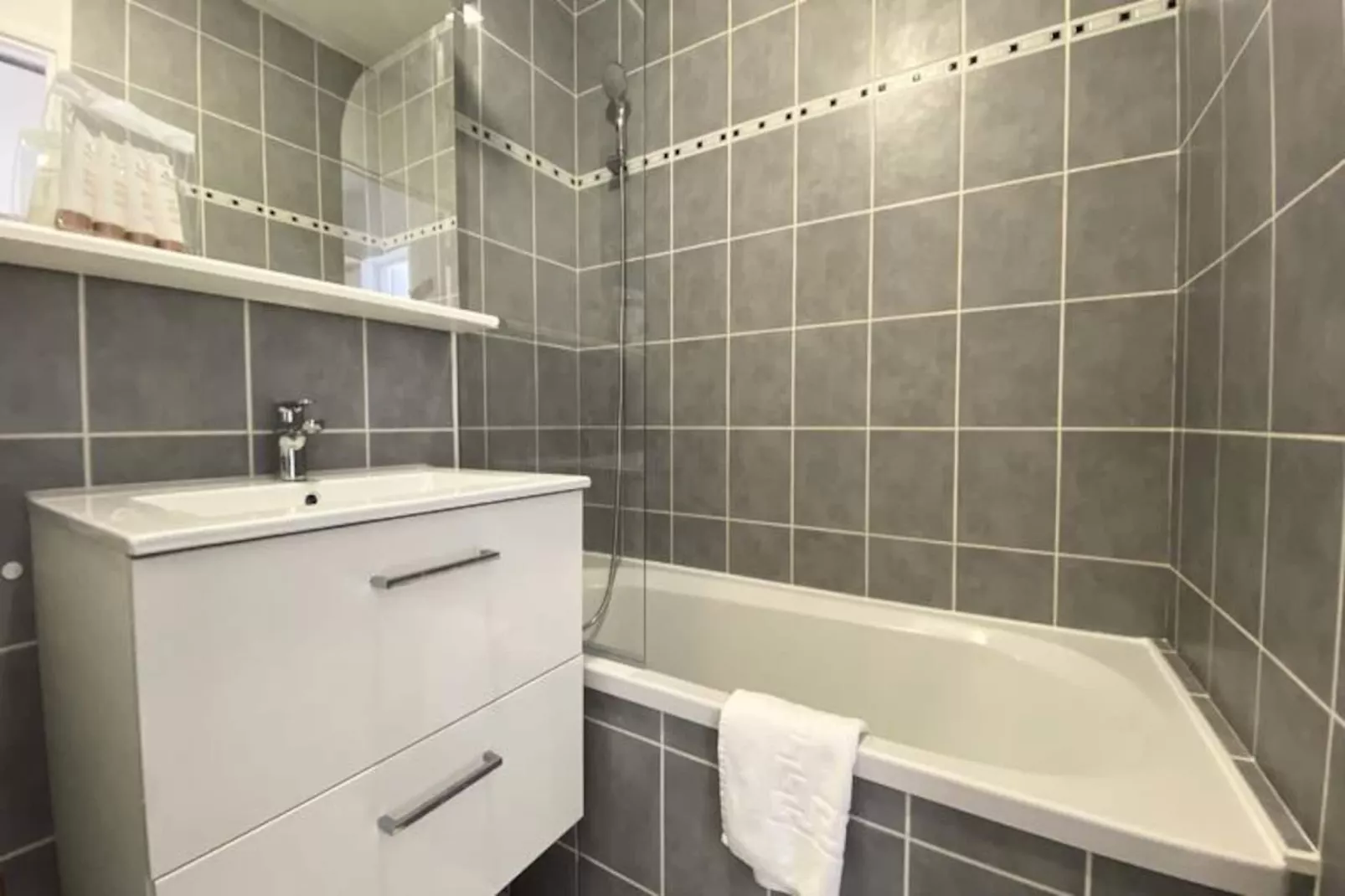 Résidence 2100 B-Niet-getagd