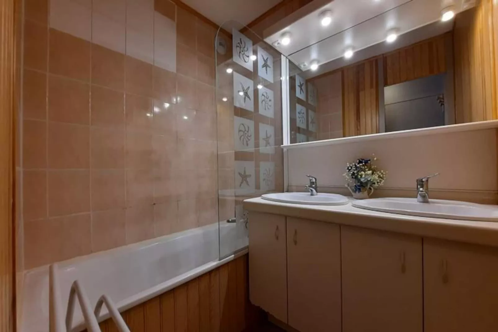 Résidence Caron-Niet-getagd