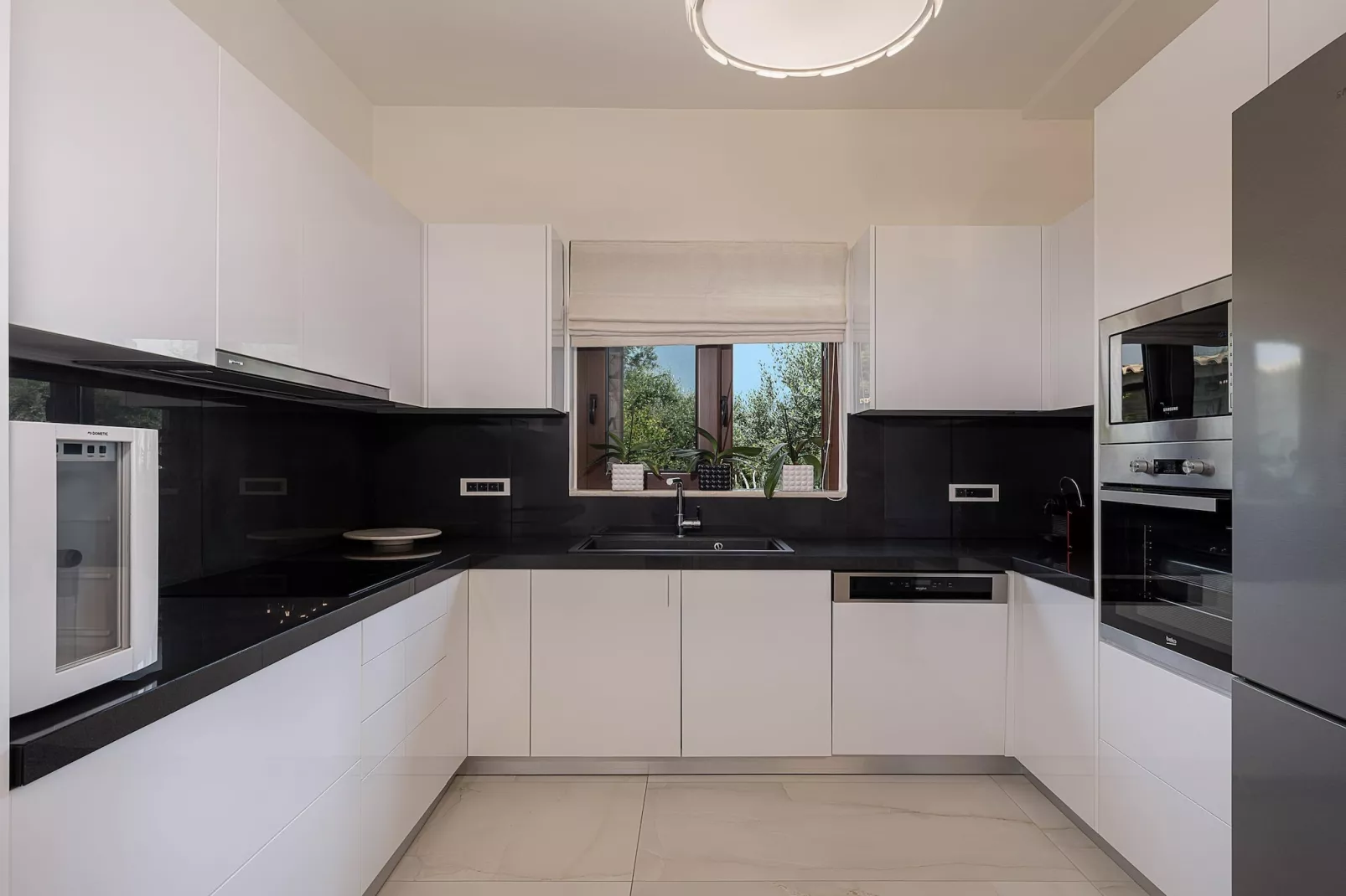 Villa Aloni 6prs-Keuken