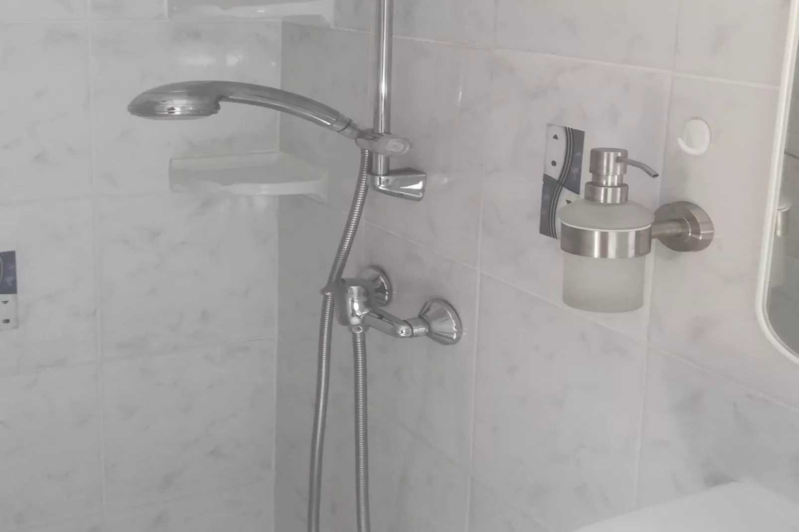 Ferienhaus Donauknie-Badkamer