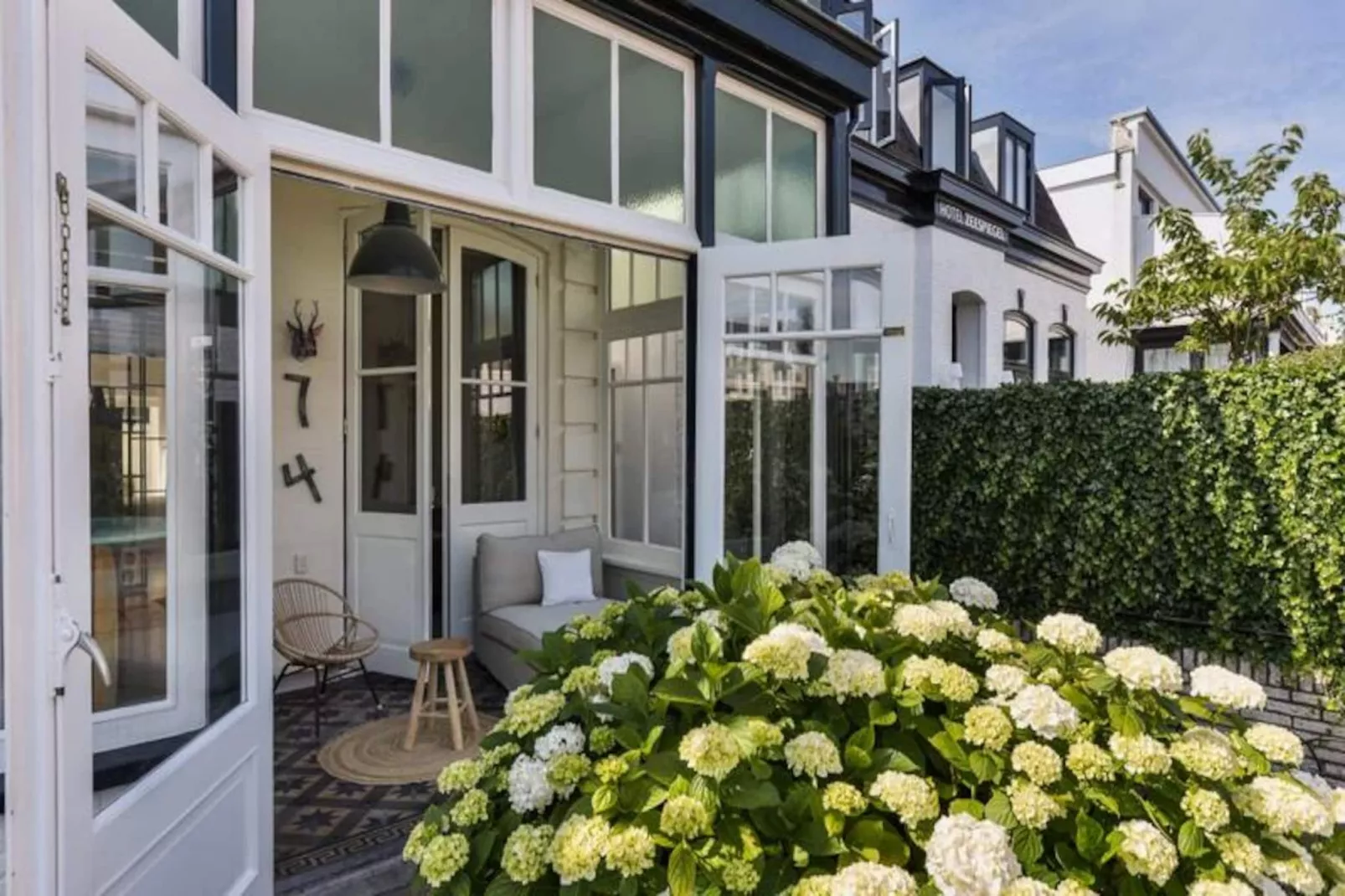 Villa Loft Apartment With Light Garden Room-Niet-getagd