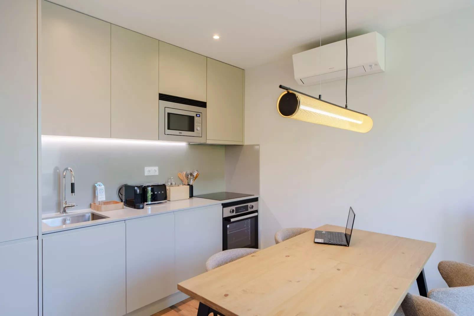 Feel Porto Firmeza Coworking & Flat 2.1-Keuken