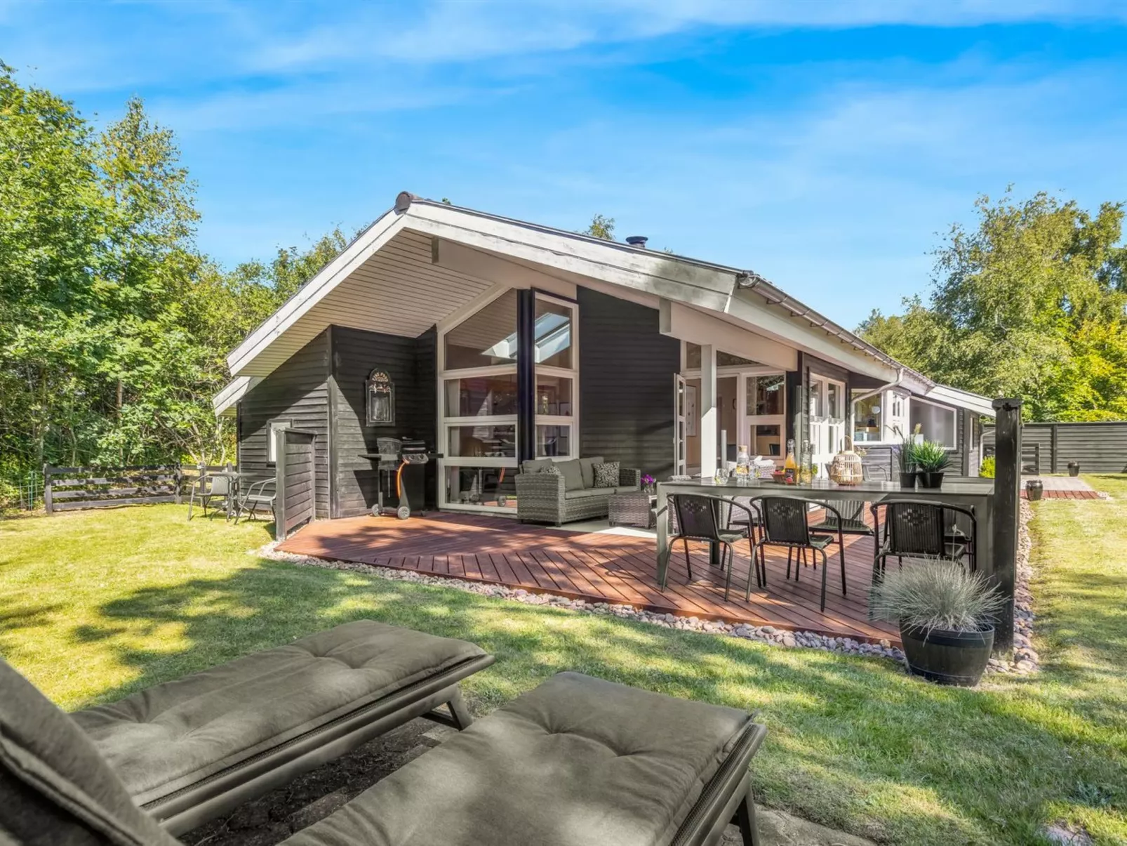 "Arny" - 1.5km from the sea-Buiten