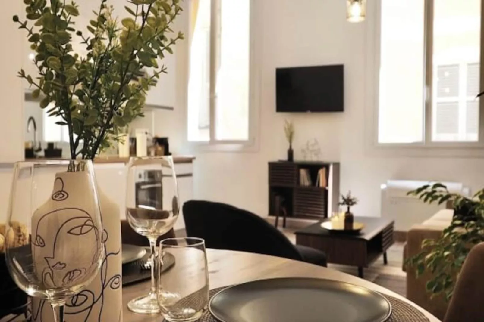 06r - Beau T2 Moderne - Vieux Nice-Niet-getagd