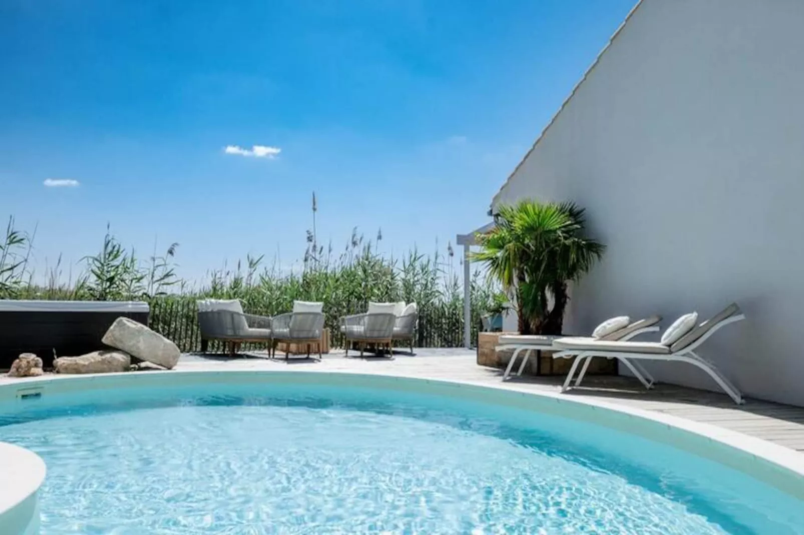 Résidence La Perle Rose Villa Standing 5 &eacute;toiles Avec Piscine Jacuzzi Et Superbe Vue-Niet-getagd