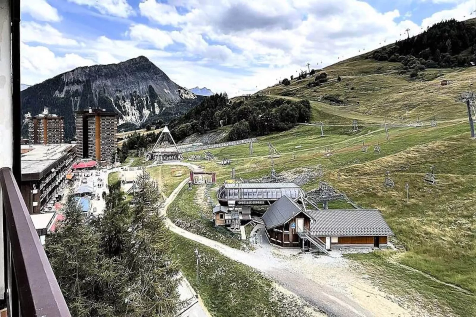 Résidence Baikonour-Niet-getagd