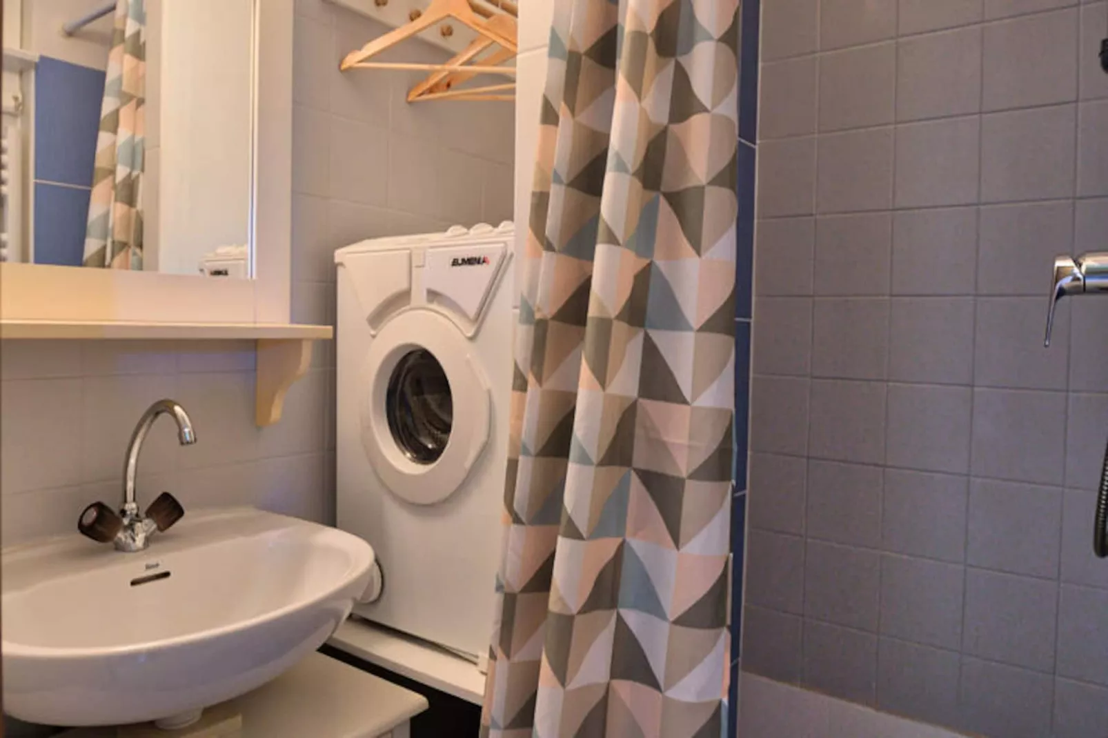 Résidence Le Champs Sous Jerome-Niet-getagd