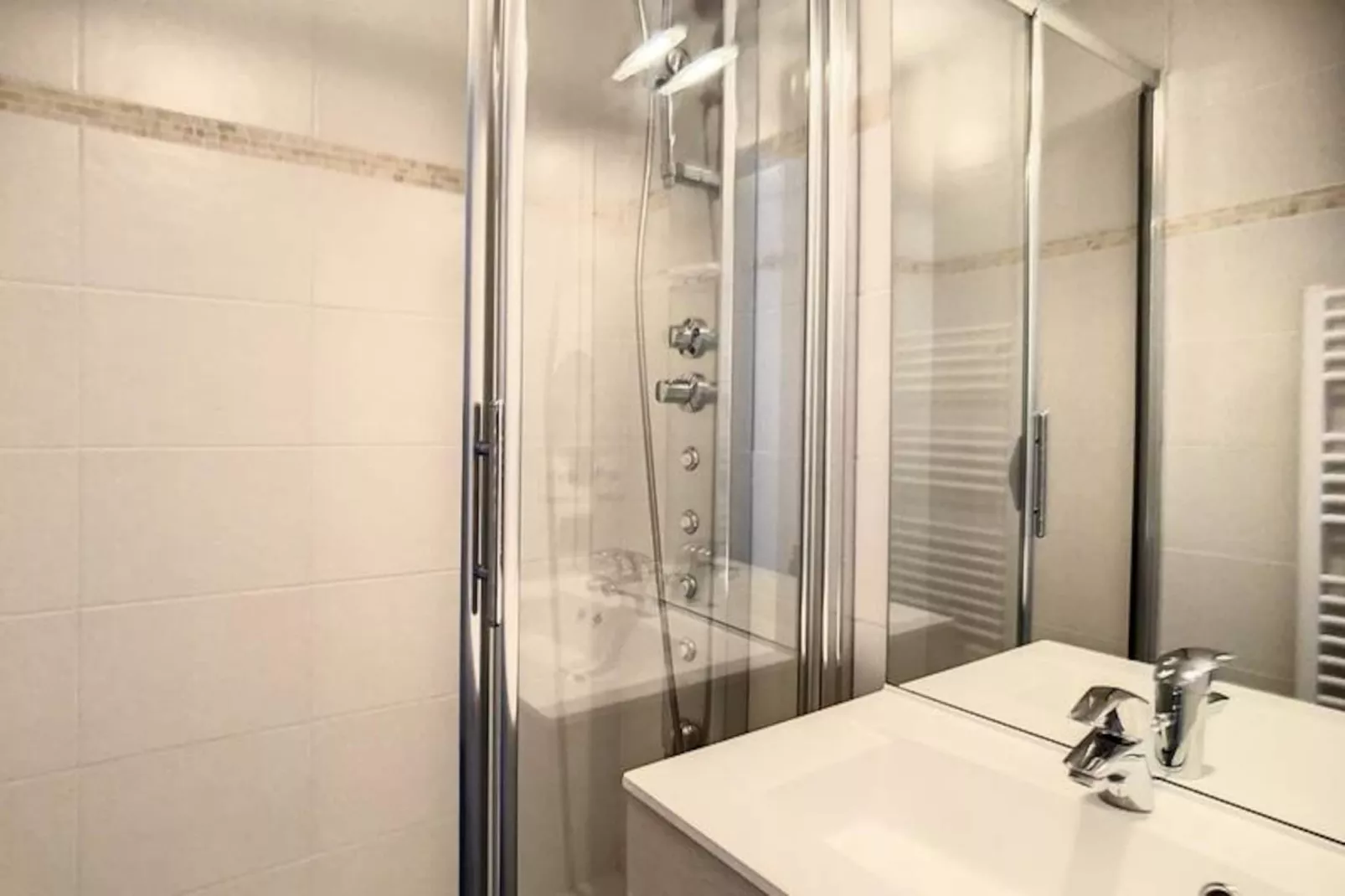 Résidence Sarvan-Niet-getagd