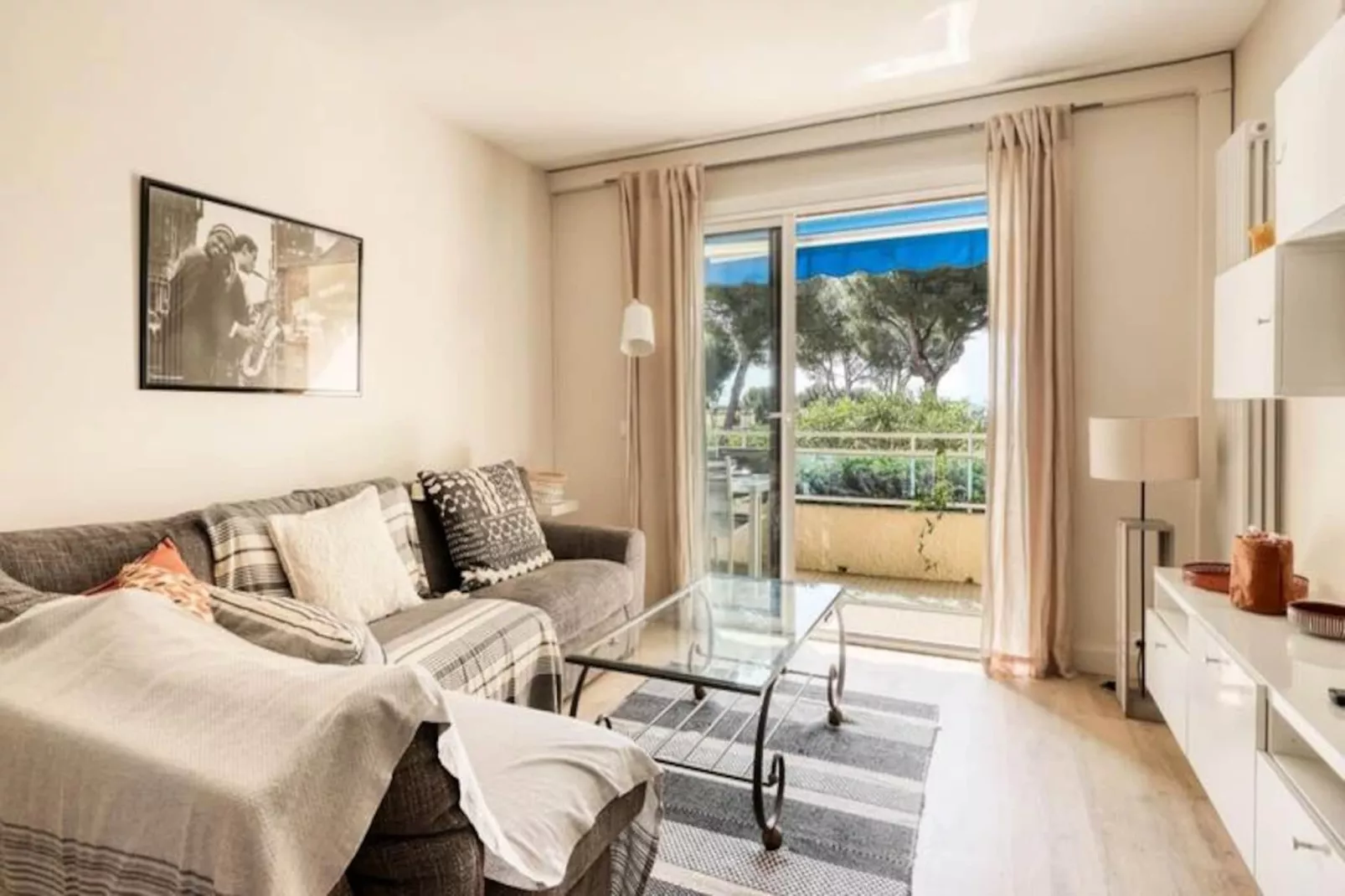 Résidence T3 R&eacute;cent Dans R&eacute;sidence Avec Piscine &agrave; La Favi&egrave;re-Niet-getagd