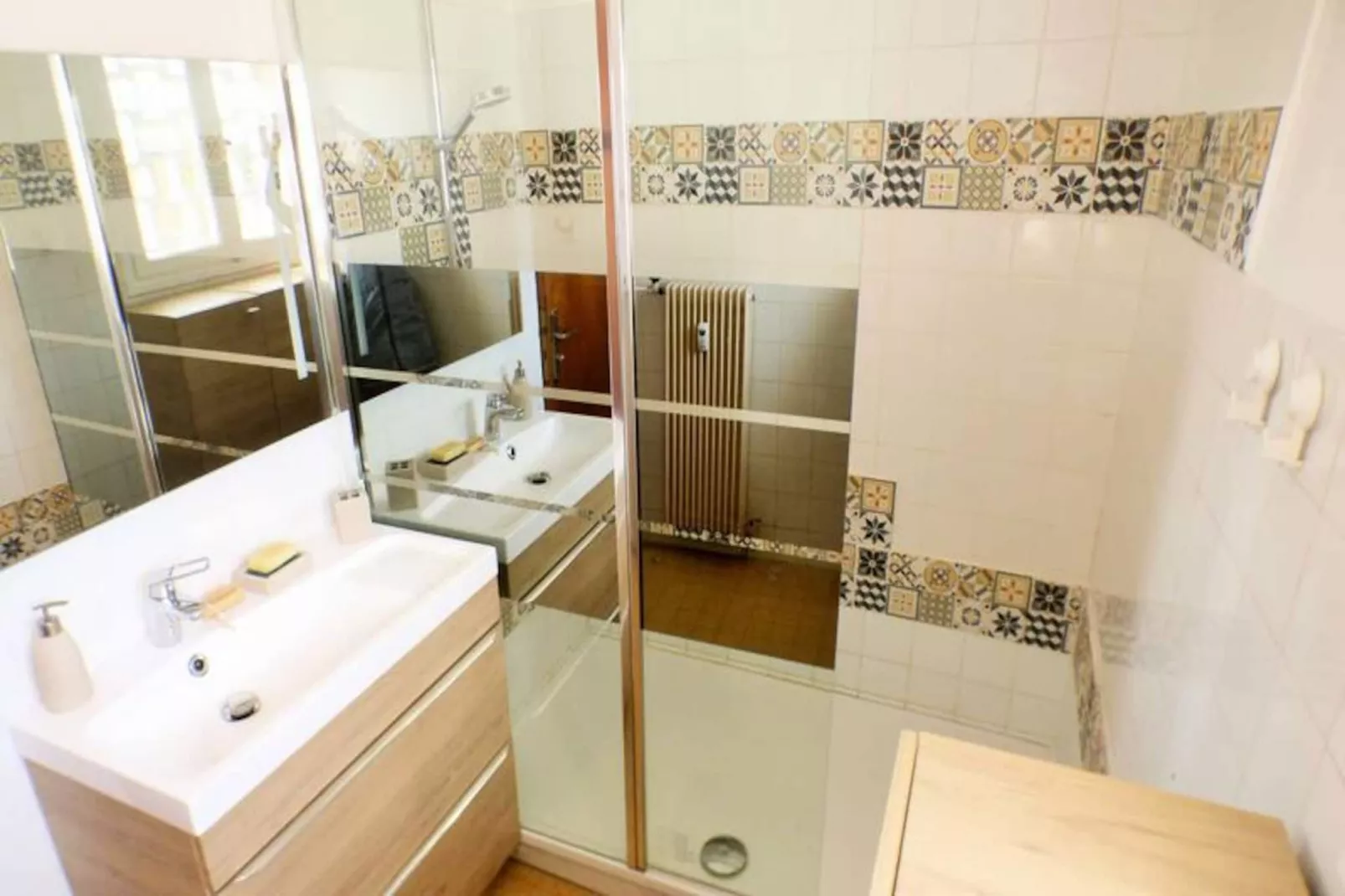 Résidence Le Cardinal-Niet-getagd