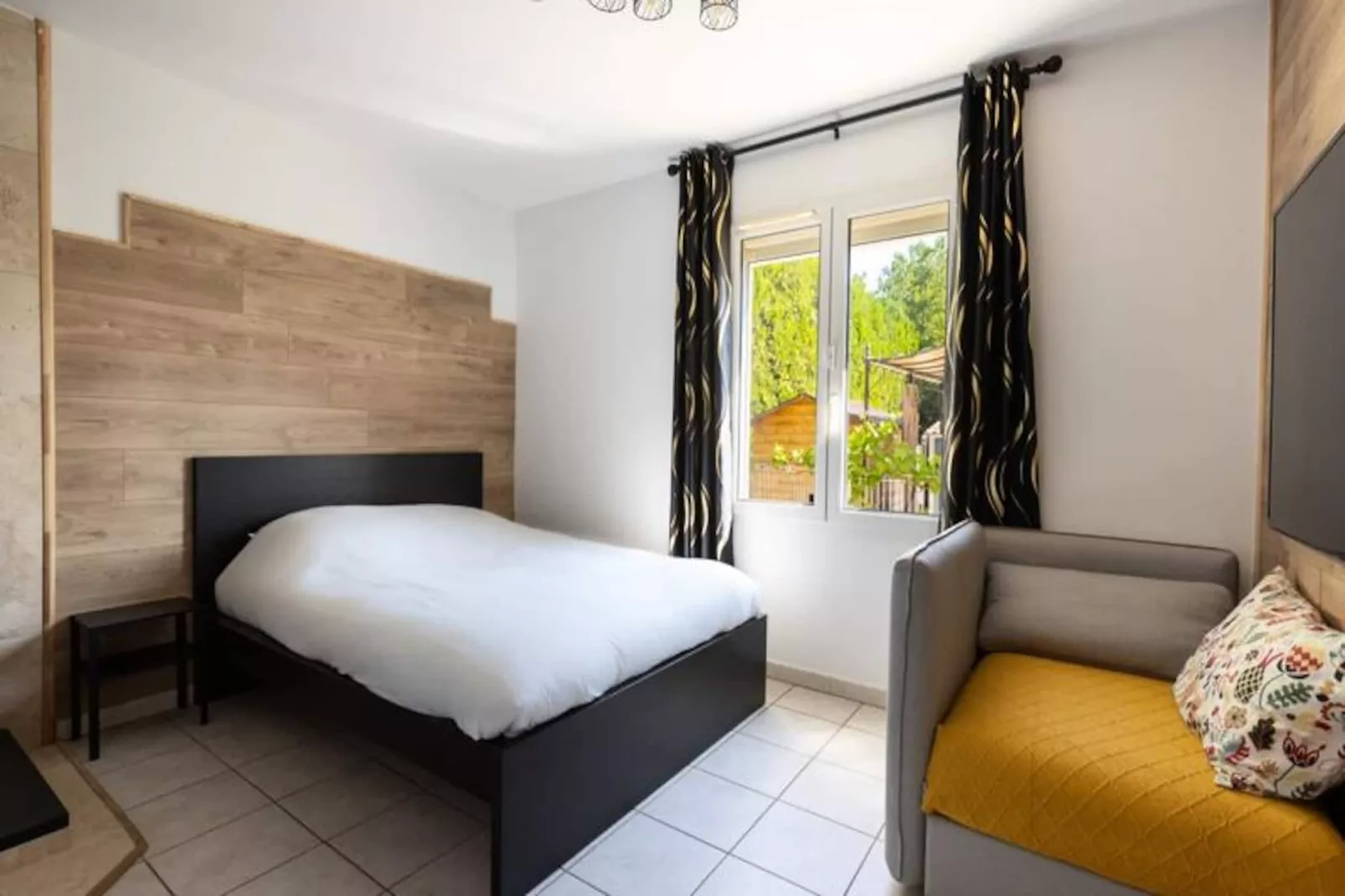 Universo - Piscine Priv&eacute;e Et Grand Jardin-Niet-getagd