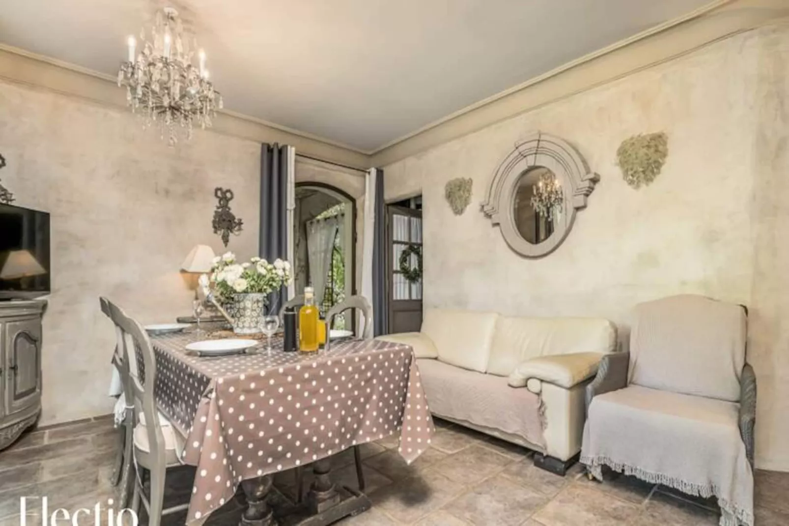 Loggia 1 Olivier | R&eacute;sidence Les Petitons-Niet-getagd