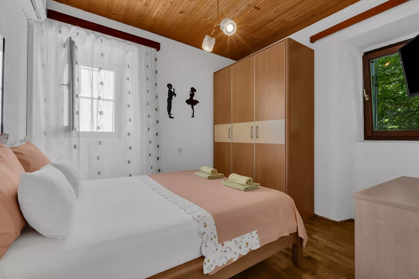 Apartments Kata - Three Bedroom Apartment with Balcony-Slaapkamer