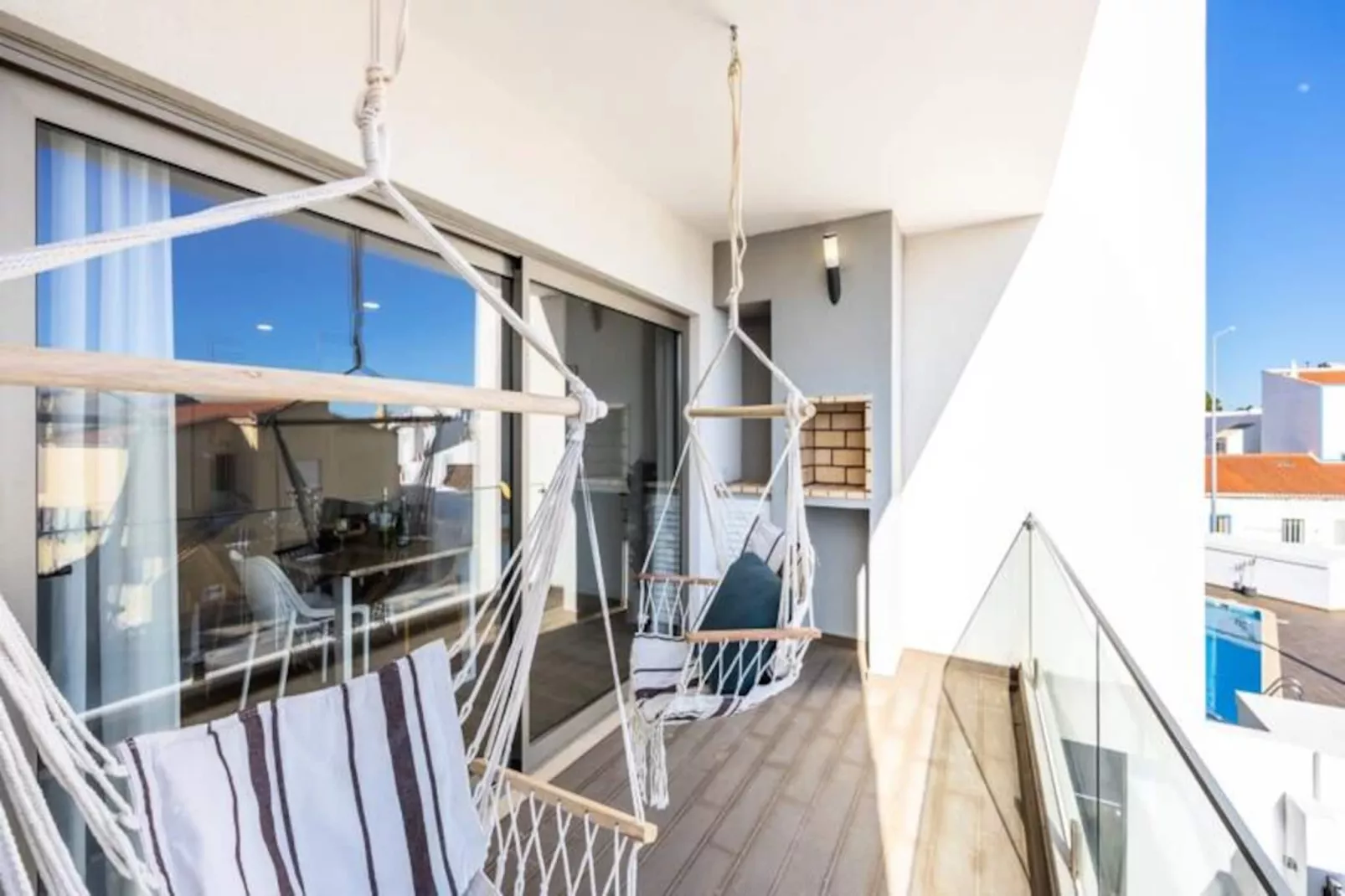 The Kuuyi Suite - Burgau-Niet-getagd