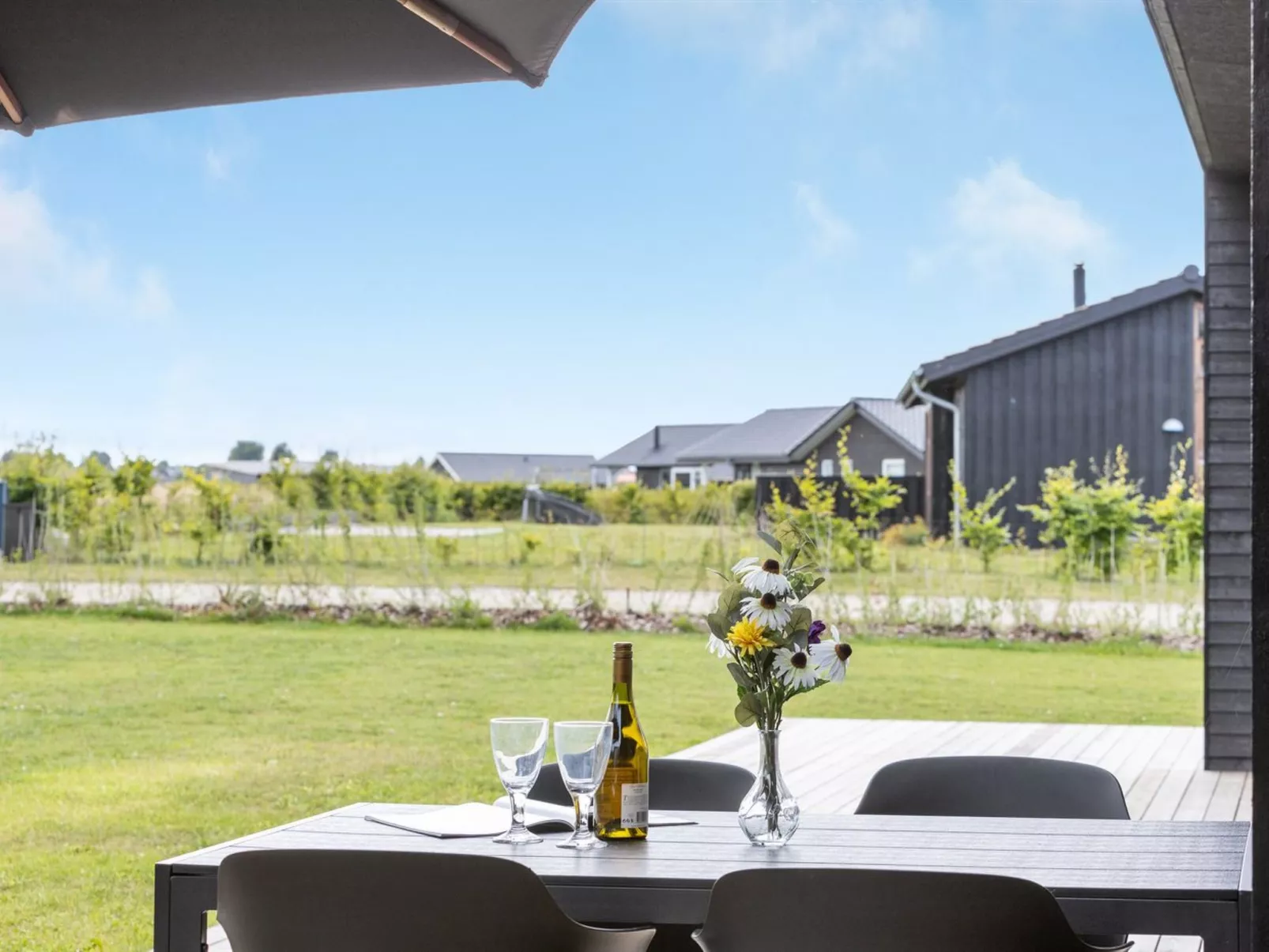 "Emelina" - 300m from the sea-Buiten