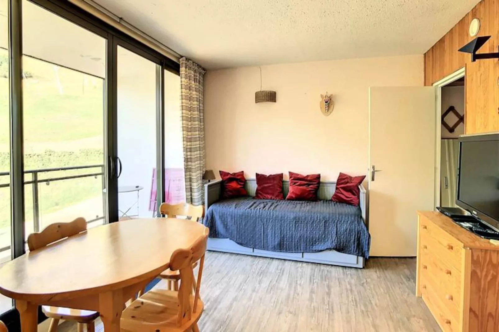 Résidence Baikonour-Niet-getagd