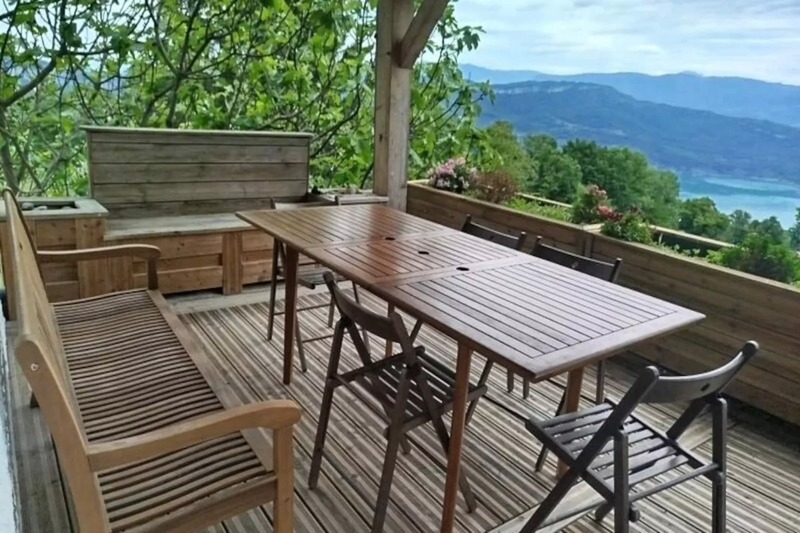 Le Petit Belv&eacute;d&egrave;re: Chalet Avec Piscine & Vue Lac-Niet-getagd