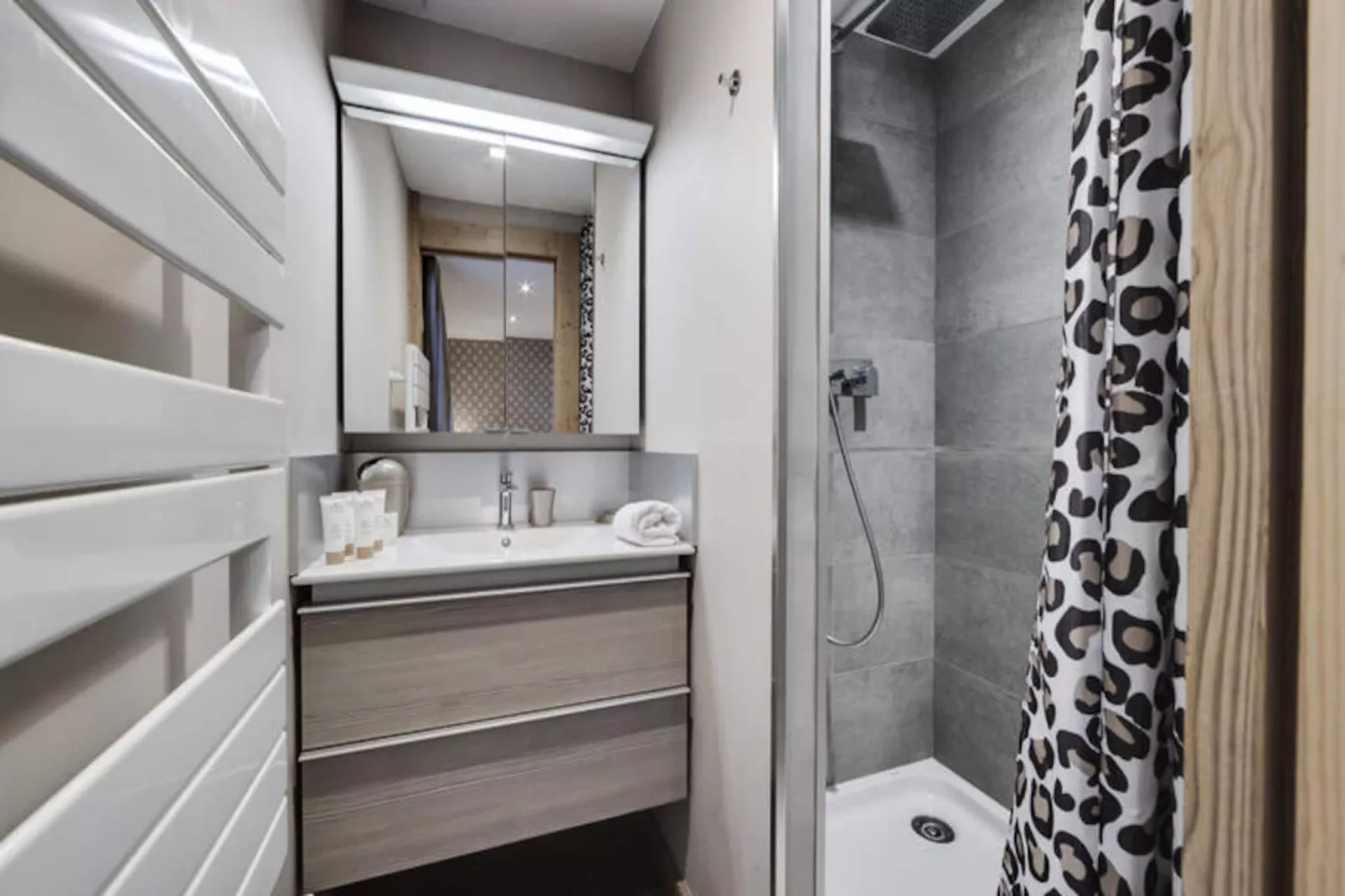 Résidence Rosset-Niet-getagd