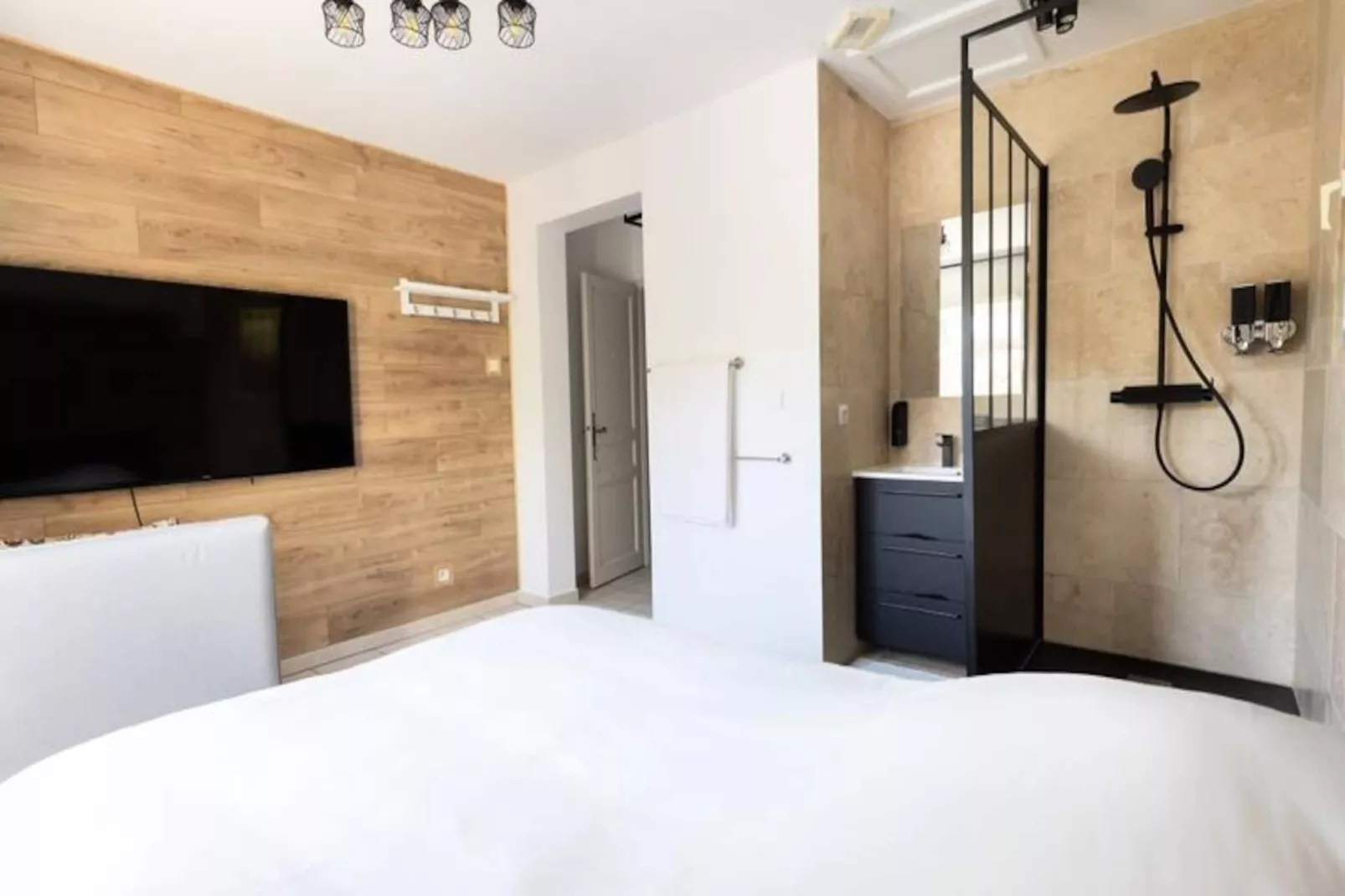 Universo - Piscine Priv&eacute;e Et Grand Jardin-Niet-getagd