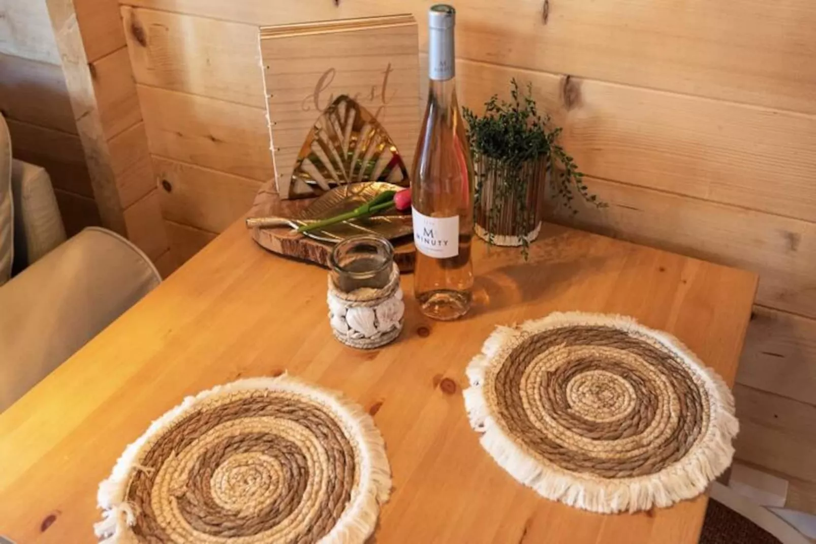 The Sea Lodge-Niet-getagd