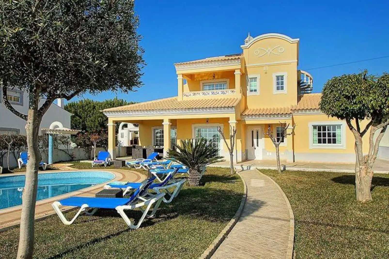 Maison à Guia-Niet-getagd