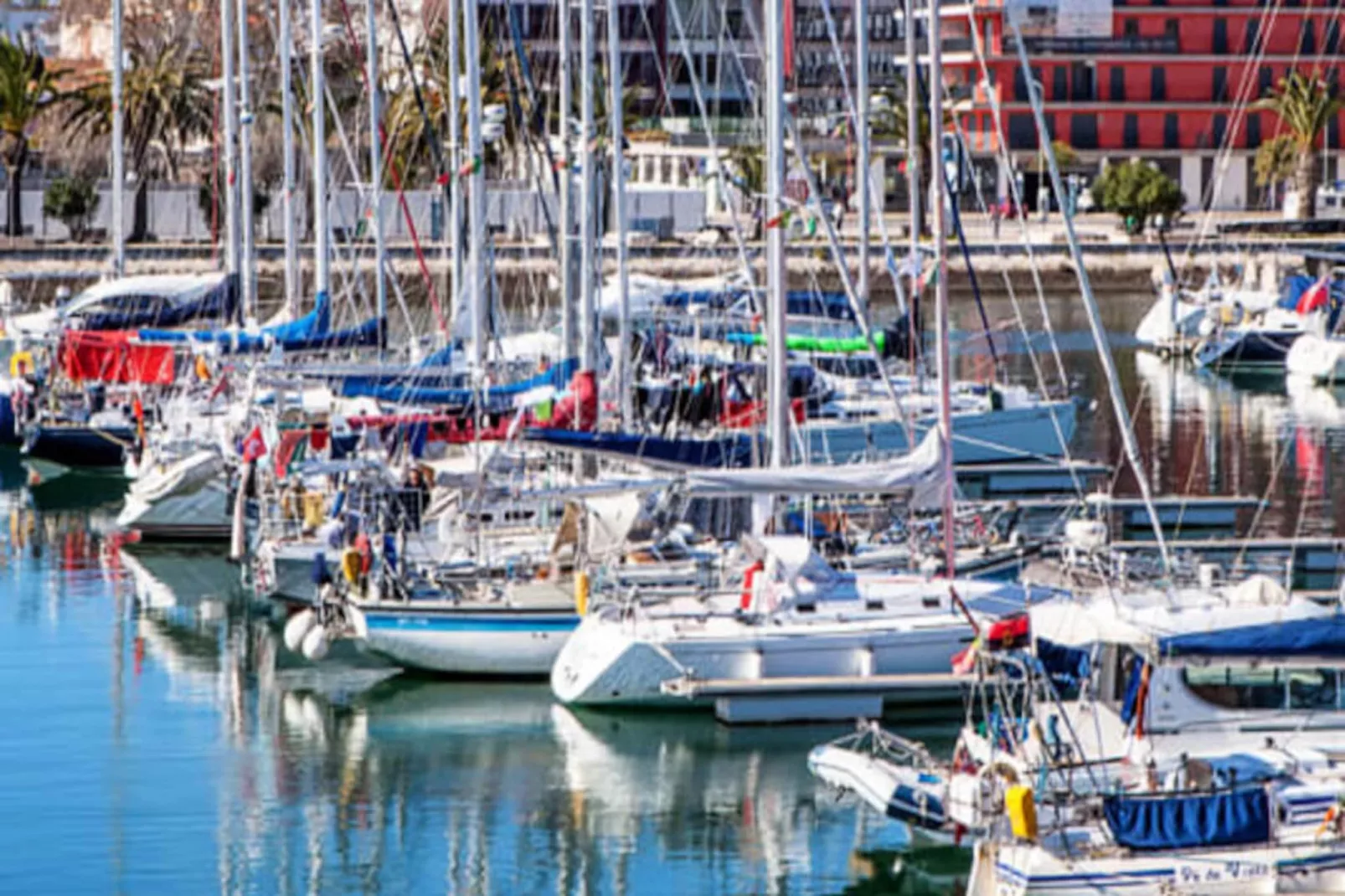 Sunny Seaside Escape-Niet-getagd