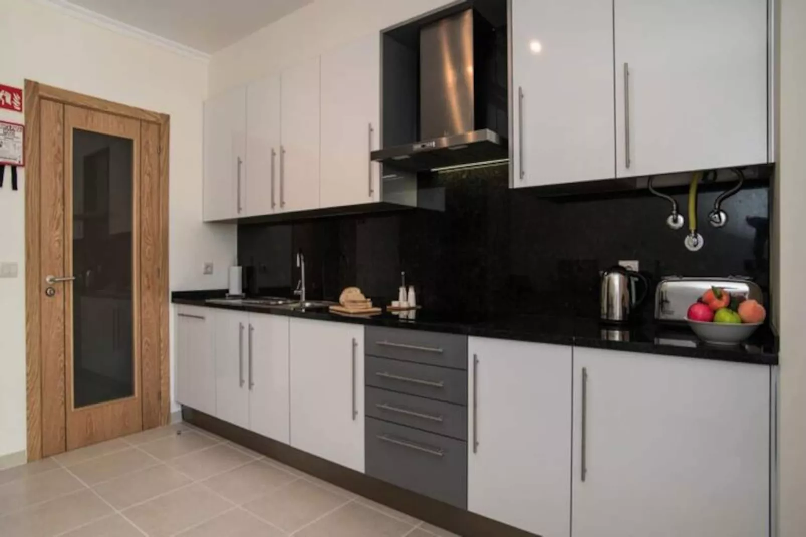 Central Modern 2-bed Apartment Arma&ccedil;&atilde;o De Pera-Niet-getagd