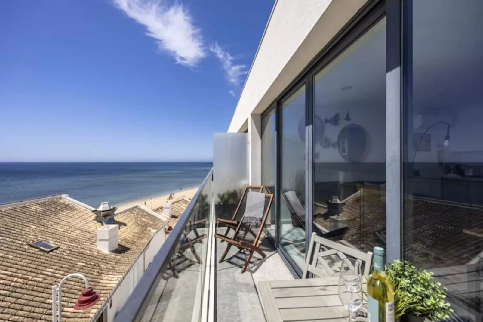 Frontline Seaview Apartment-Niet-getagd